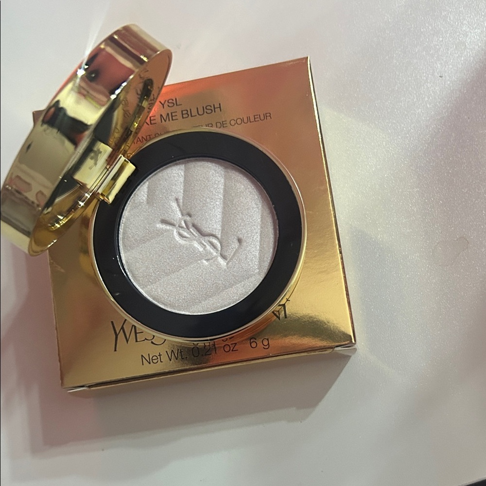 Yves Saint Laurent Pink Top Gold Compact Highlighter - Picture 2 of 3
